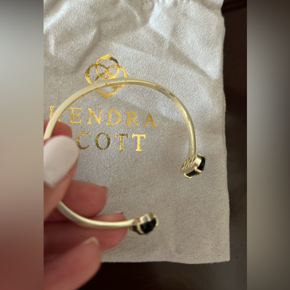 Kendra Scott Edie Cuff Bracelet Black Onyx and Gold - Picture 6 of 7